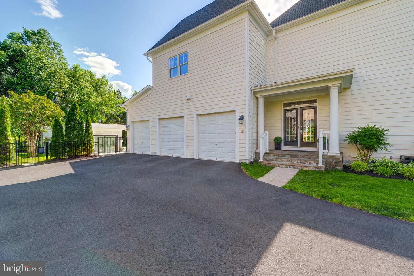 42667 TRAPPE ROCK CT, ASHBURN, Virginia 20148, 5 Bedrooms Bedrooms, ,4 BathroomsBathrooms,Residential,For sale,42667 TRAPPE ROCK CT,VALO2095784 MLS # VALO2095784