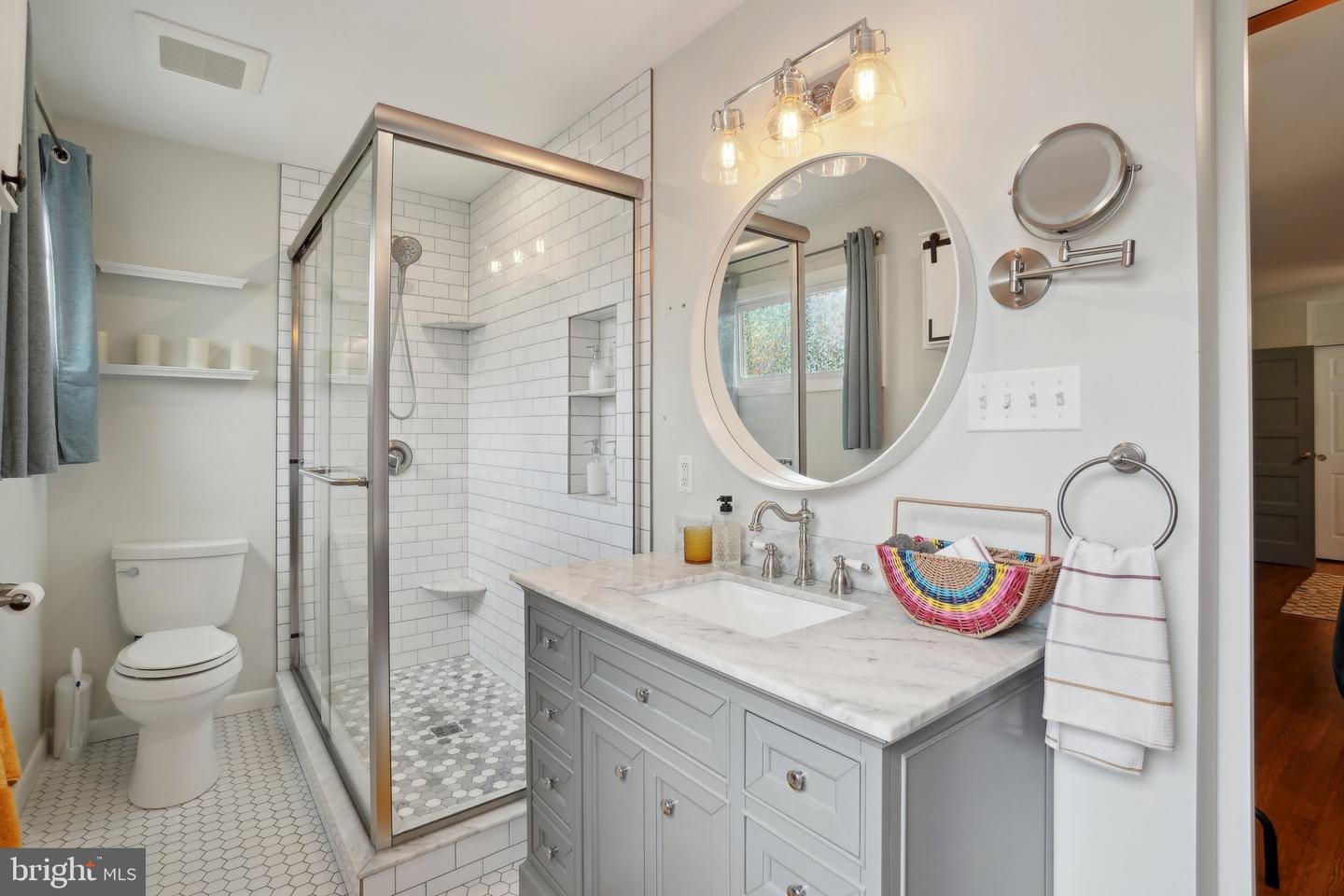 5728 SUNBURY DR, ALEXANDRIA, Virginia 22303, 4 Bedrooms Bedrooms, ,3 BathroomsBathrooms,Residential,For sale,5728 SUNBURY DR,VAFX2239334 MLS # VAFX2239334