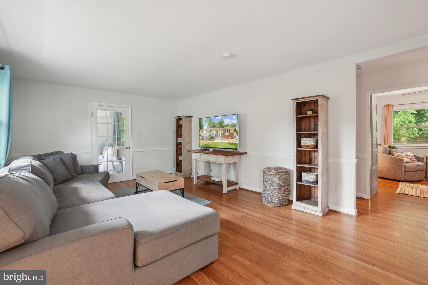 5728 SUNBURY DR, ALEXANDRIA, Virginia 22303, 4 Bedrooms Bedrooms, ,3 BathroomsBathrooms,Residential,For sale,5728 SUNBURY DR,VAFX2239334 MLS # VAFX2239334