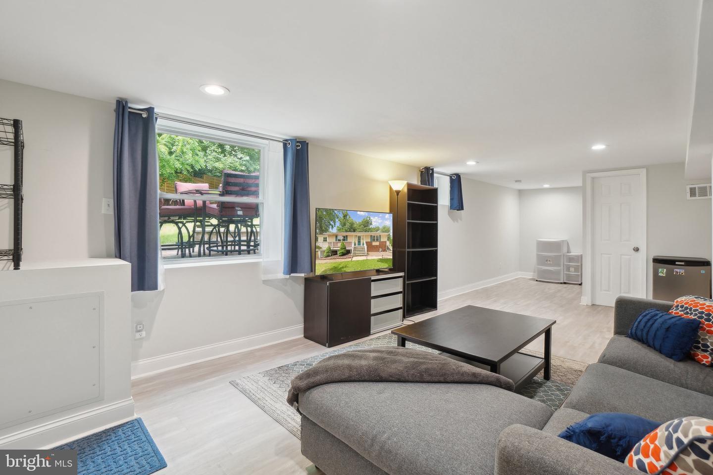 5728 SUNBURY DR, ALEXANDRIA, Virginia 22303, 4 Bedrooms Bedrooms, ,3 BathroomsBathrooms,Residential,For sale,5728 SUNBURY DR,VAFX2239334 MLS # VAFX2239334