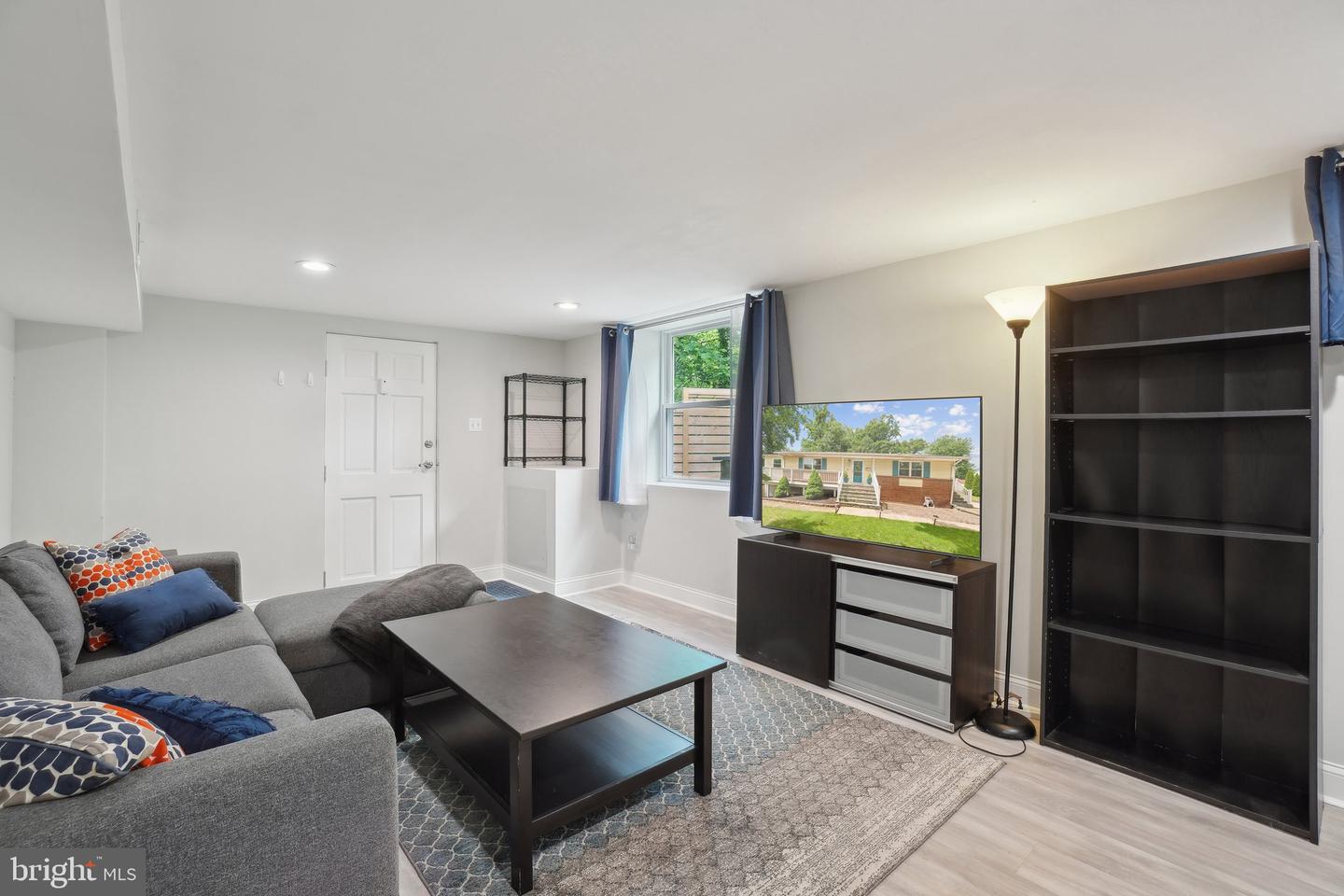 5728 SUNBURY DR, ALEXANDRIA, Virginia 22303, 4 Bedrooms Bedrooms, ,3 BathroomsBathrooms,Residential,For sale,5728 SUNBURY DR,VAFX2239334 MLS # VAFX2239334