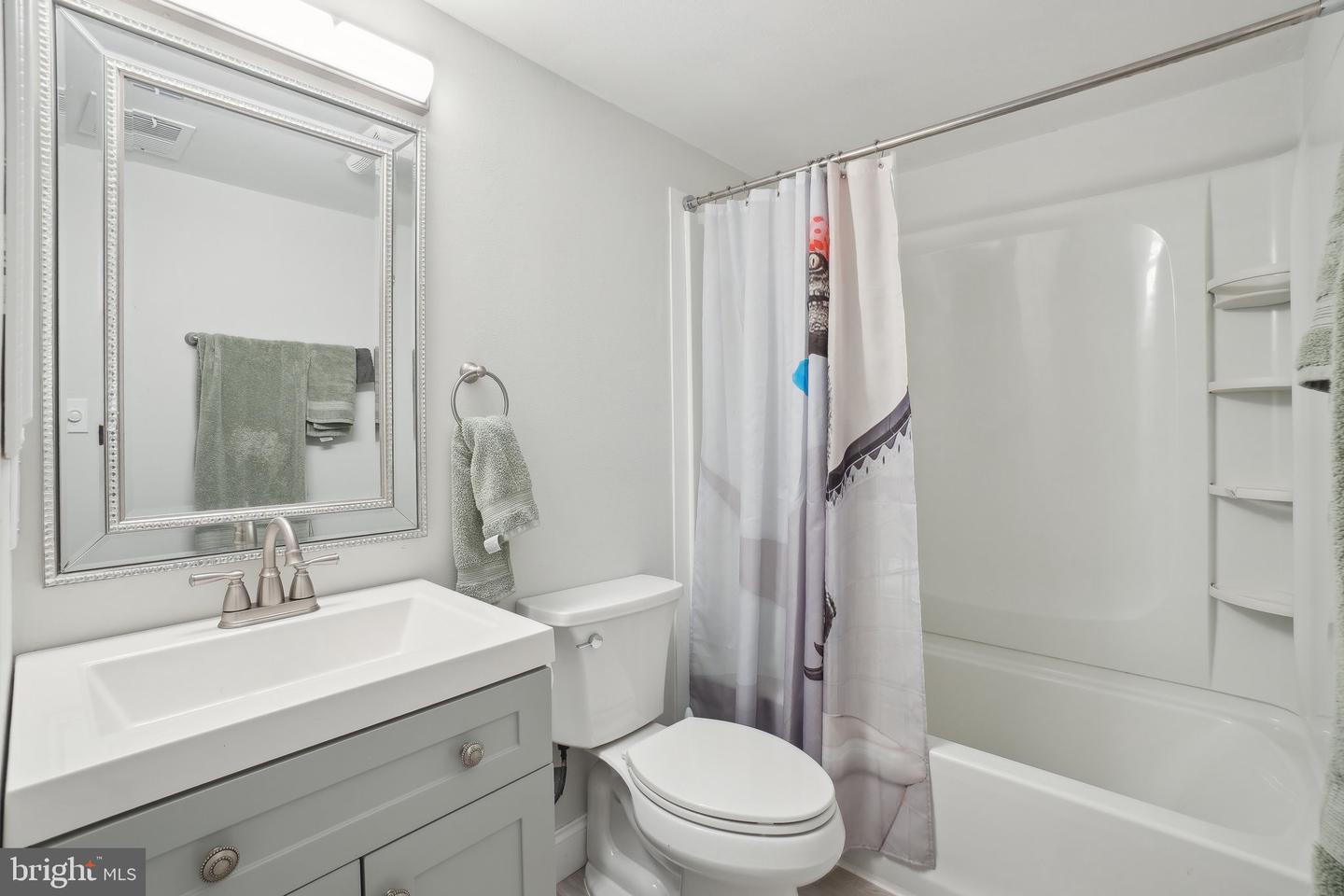 5728 SUNBURY DR, ALEXANDRIA, Virginia 22303, 4 Bedrooms Bedrooms, ,3 BathroomsBathrooms,Residential,For sale,5728 SUNBURY DR,VAFX2239334 MLS # VAFX2239334