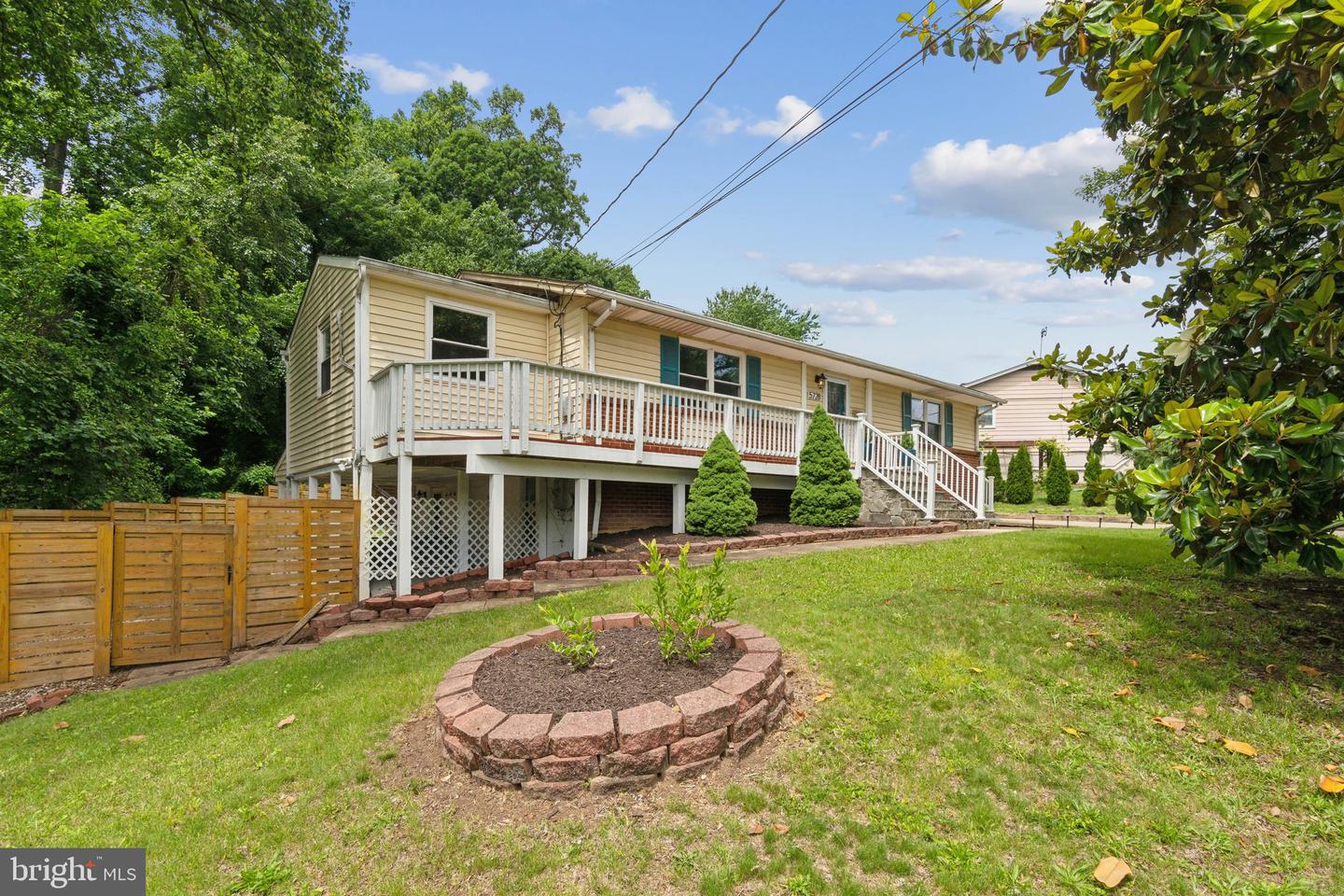 5728 SUNBURY DR, ALEXANDRIA, Virginia 22303, 4 Bedrooms Bedrooms, ,3 BathroomsBathrooms,Residential,For sale,5728 SUNBURY DR,VAFX2239334 MLS # VAFX2239334