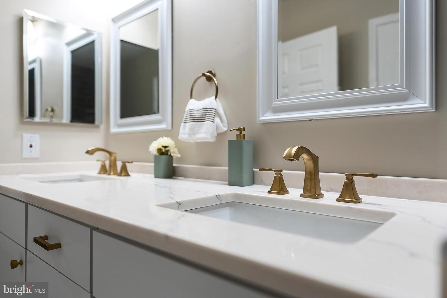 20301 BEECHWOOD TER #203, ASHBURN, Virginia 20147, 2 Bedrooms Bedrooms, ,1 BathroomBathrooms,Residential,For sale,20301 BEECHWOOD TER #203,VALO2095986 MLS # VALO2095986