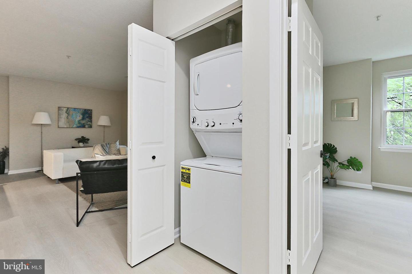 20301 BEECHWOOD TER #203, ASHBURN, Virginia 20147, 2 Bedrooms Bedrooms, ,1 BathroomBathrooms,Residential,For sale,20301 BEECHWOOD TER #203,VALO2095986 MLS # VALO2095986