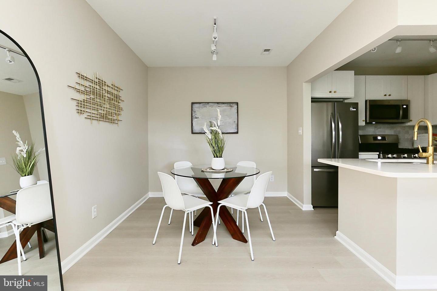 20301 BEECHWOOD TER #203, ASHBURN, Virginia 20147, 2 Bedrooms Bedrooms, ,1 BathroomBathrooms,Residential,For sale,20301 BEECHWOOD TER #203,VALO2095986 MLS # VALO2095986