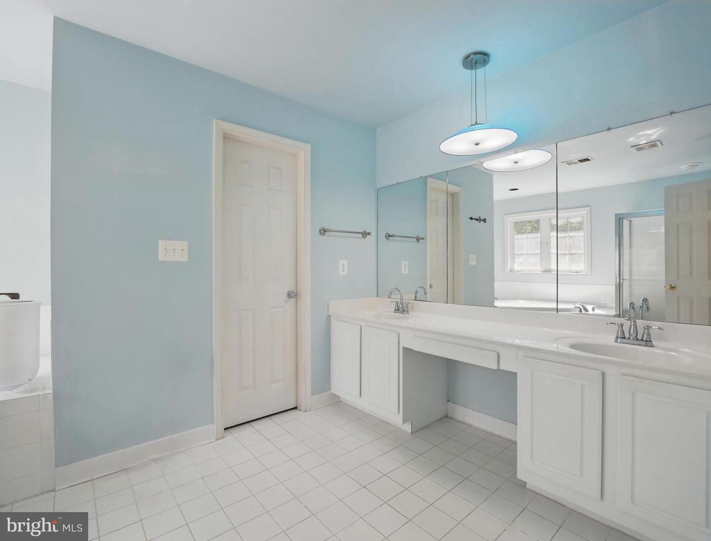 5 RETREAT LN, FREDERICKSBURG, Virginia 22405, 4 Bedrooms Bedrooms, ,3 BathroomsBathrooms,Residential,For sale,5 RETREAT LN,VAST2038664 MLS # VAST2038664