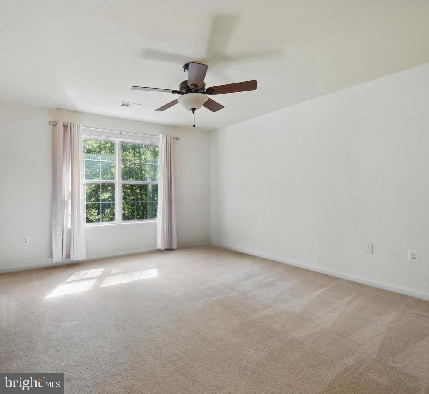 5 RETREAT LN, FREDERICKSBURG, Virginia 22405, 4 Bedrooms Bedrooms, ,3 BathroomsBathrooms,Residential,For sale,5 RETREAT LN,VAST2038664 MLS # VAST2038664