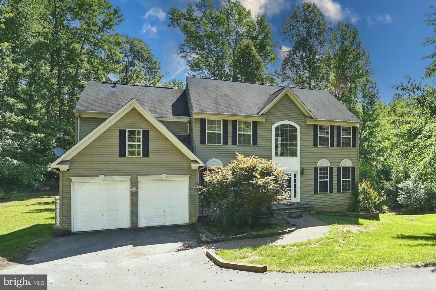 5 RETREAT LN, FREDERICKSBURG, Virginia 22405, 4 Bedrooms Bedrooms, ,3 BathroomsBathrooms,Residential,For sale,5 RETREAT LN,VAST2038664 MLS # VAST2038664