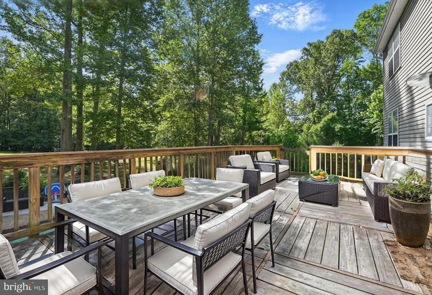 5 RETREAT LN, FREDERICKSBURG, Virginia 22405, 4 Bedrooms Bedrooms, ,3 BathroomsBathrooms,Residential,For sale,5 RETREAT LN,VAST2038664 MLS # VAST2038664