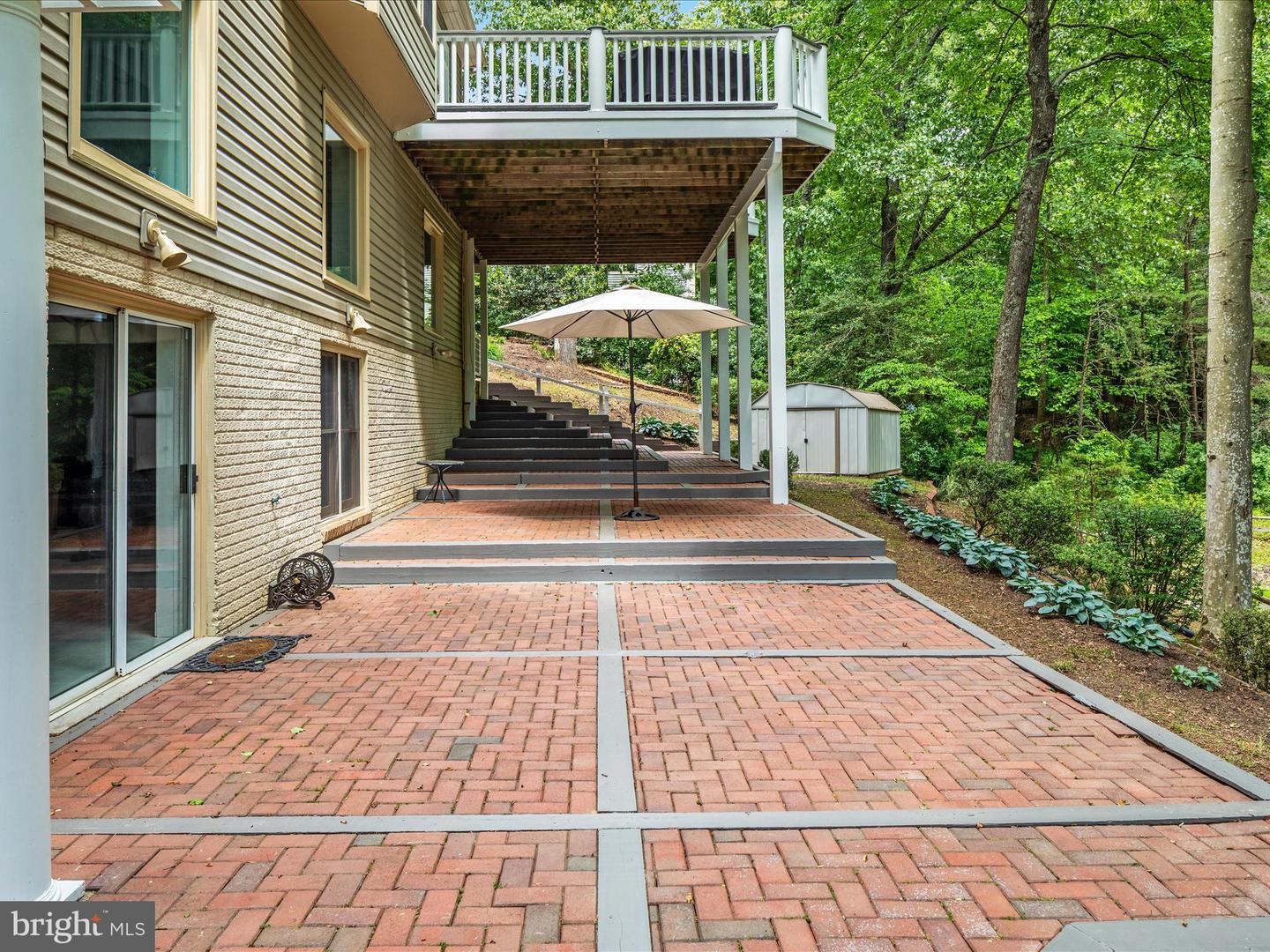 11905 HENDERSON CT, CLIFTON, Virginia 20124, 5 Bedrooms Bedrooms, ,4 BathroomsBathrooms,Residential,For sale,11905 HENDERSON CT,VAFX2240820 MLS # VAFX2240820