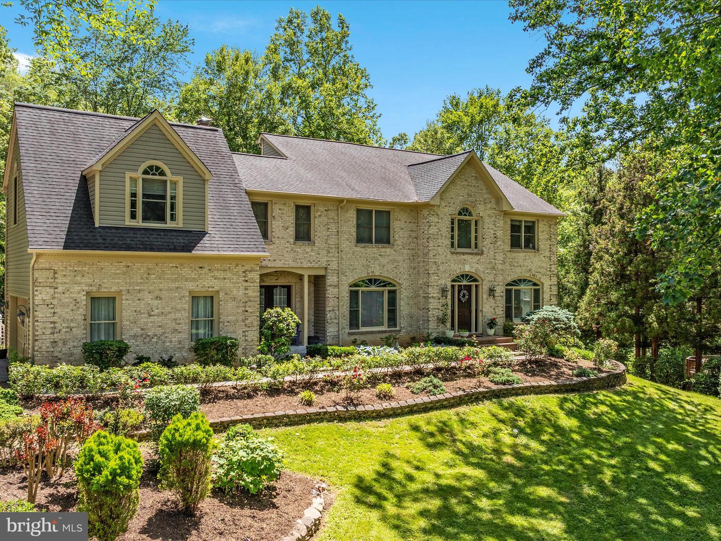 11905 HENDERSON CT, CLIFTON, Virginia 20124, 5 Bedrooms Bedrooms, ,4 BathroomsBathrooms,Residential,For sale,11905 HENDERSON CT,VAFX2240820 MLS # VAFX2240820
