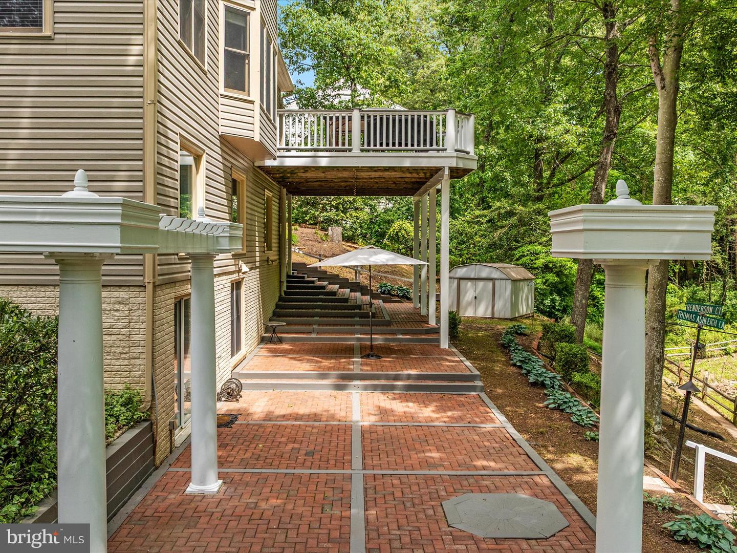 11905 HENDERSON CT, CLIFTON, Virginia 20124, 5 Bedrooms Bedrooms, ,4 BathroomsBathrooms,Residential,For sale,11905 HENDERSON CT,VAFX2240820 MLS # VAFX2240820