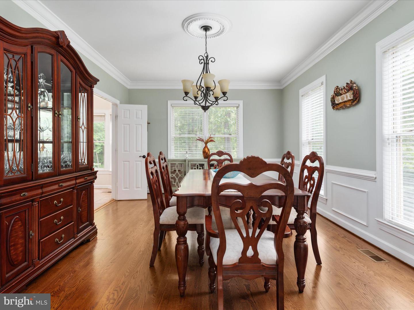 11905 HENDERSON CT, CLIFTON, Virginia 20124, 5 Bedrooms Bedrooms, ,4 BathroomsBathrooms,Residential,For sale,11905 HENDERSON CT,VAFX2240820 MLS # VAFX2240820