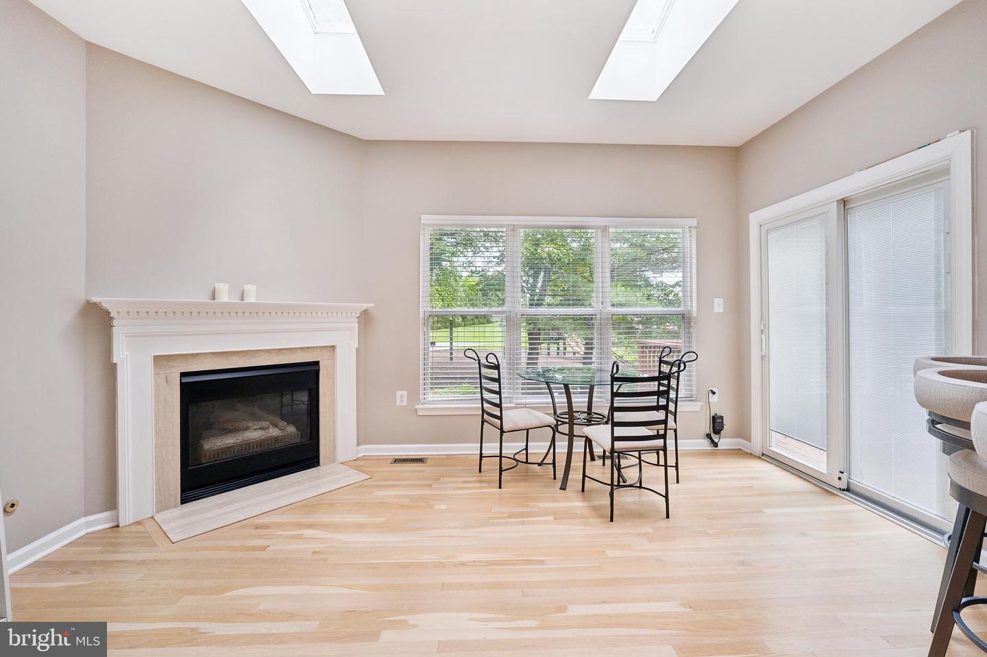 21219 MILLWOOD SQ, STERLING, Virginia 20165, 3 Bedrooms Bedrooms, ,3 BathroomsBathrooms,Residential,For sale,21219 MILLWOOD SQ,VALO2096498 MLS # VALO2096498
