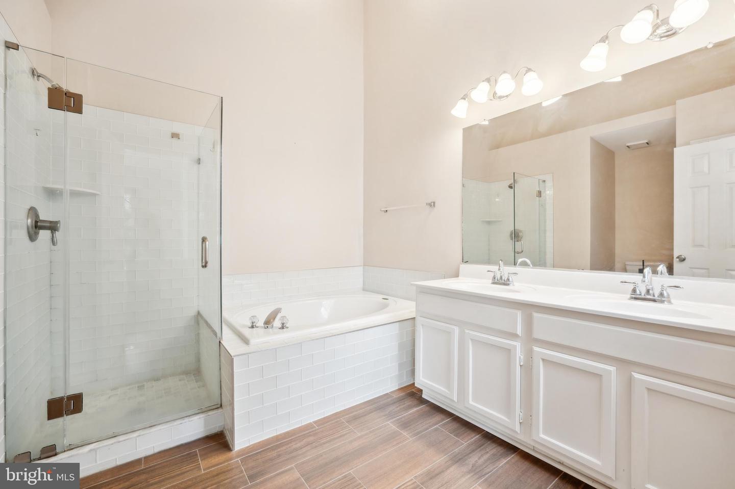21219 MILLWOOD SQ, STERLING, Virginia 20165, 3 Bedrooms Bedrooms, ,3 BathroomsBathrooms,Residential,For sale,21219 MILLWOOD SQ,VALO2096498 MLS # VALO2096498