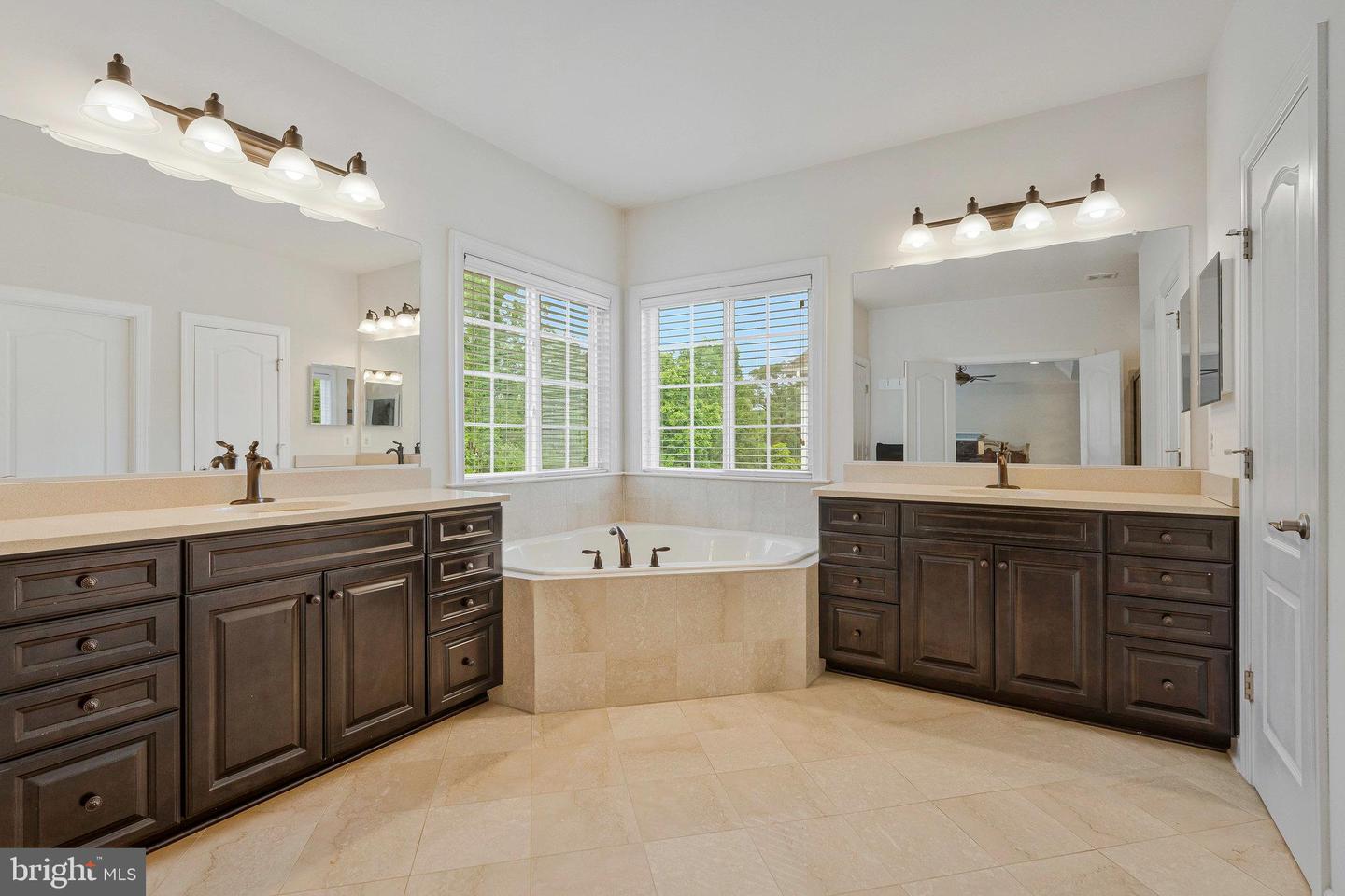 2115 SUNDRUM PL NE, LEESBURG, Virginia 20176, 5 Bedrooms Bedrooms, ,5 BathroomsBathrooms,Residential,For sale,2115 SUNDRUM PL NE,VALO2096652 MLS # VALO2096652
