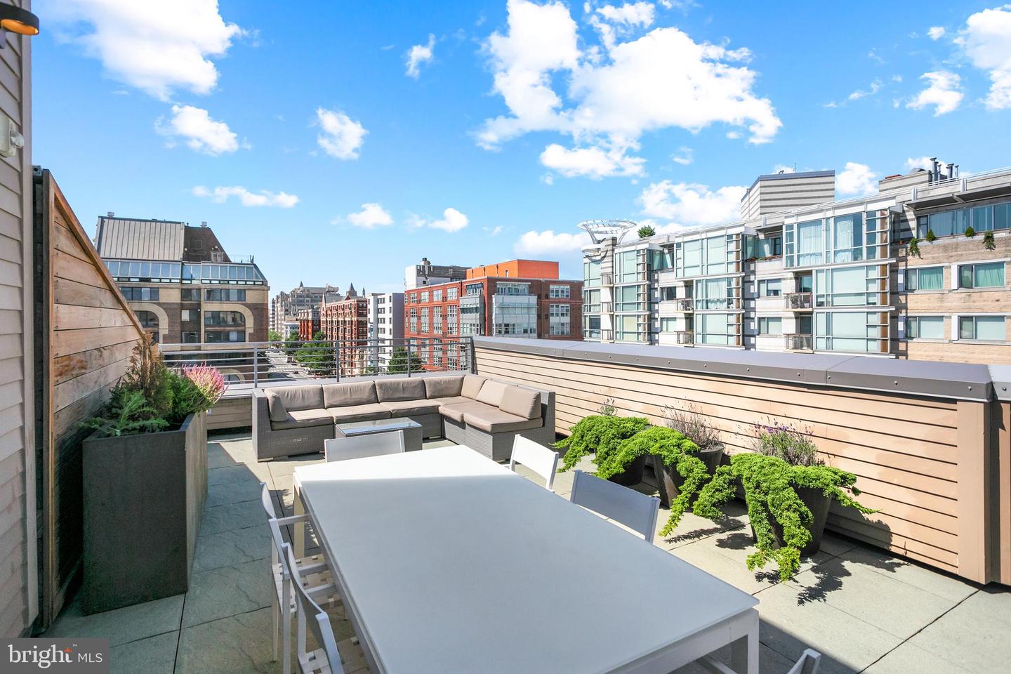 1311 13TH ST NW #503, WASHINGTON, District Of Columbia 20005, 1 Bedroom Bedrooms, ,1 BathroomBathrooms,Residential,For sale,1311 13TH ST NW #503,DCDC2201422 MLS # DCDC2201422