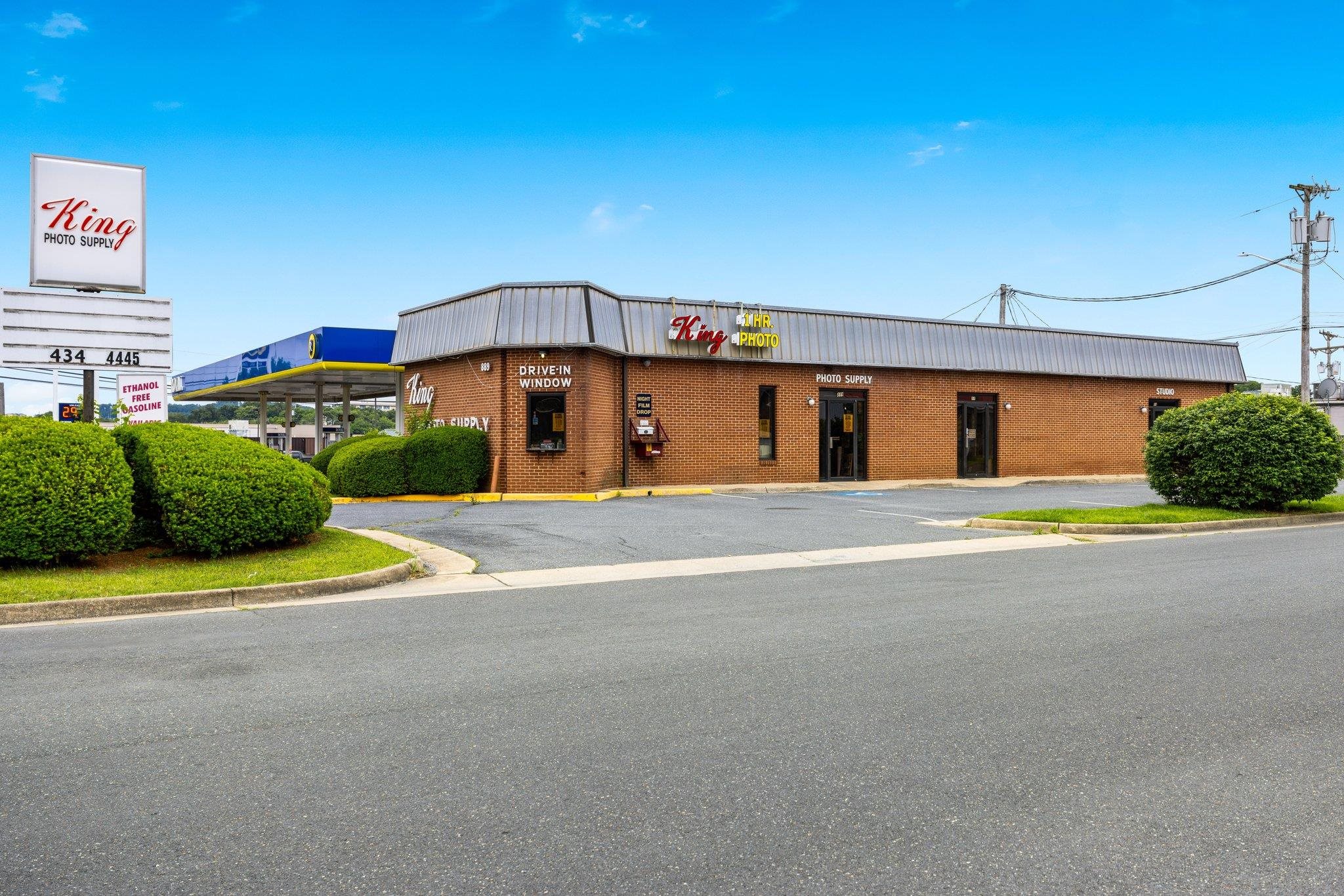 889 E MARKET ST, HARRISONBURG, Virginia 22801, ,Commercial,889 E MARKET ST,665057 MLS # 665057