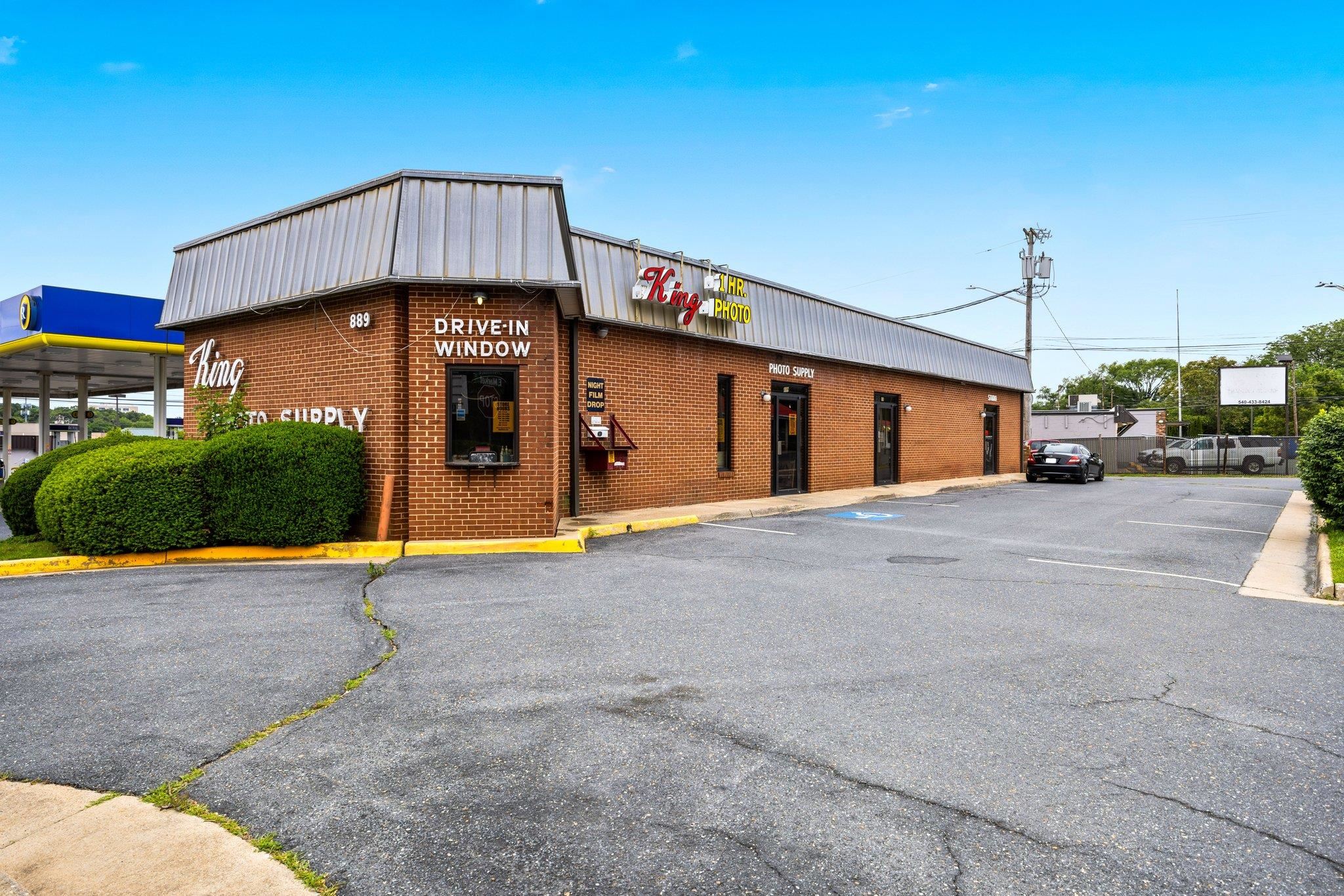 889 E MARKET ST, HARRISONBURG, Virginia 22801, ,Commercial,889 E MARKET ST,665057 MLS # 665057