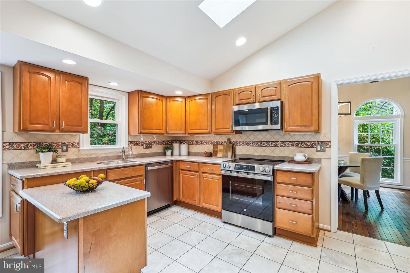 2032 FRANKLIN CLUSTER CT, FALLS CHURCH, Virginia 22043, 4 Bedrooms Bedrooms, ,3 BathroomsBathrooms,Residential,For sale,2032 FRANKLIN CLUSTER CT,VAFX2241916 MLS # VAFX2241916