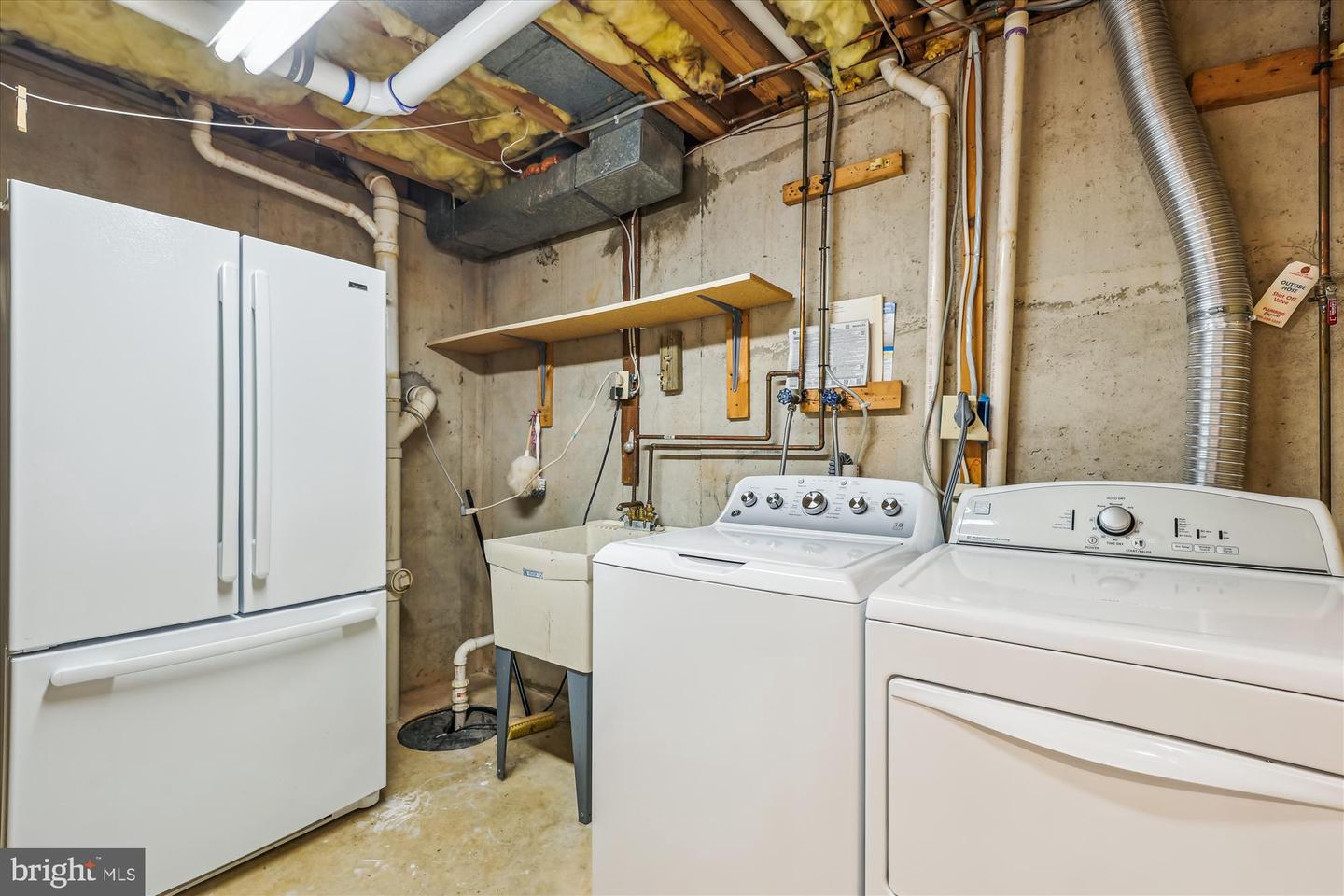 2032 FRANKLIN CLUSTER CT, FALLS CHURCH, Virginia 22043, 4 Bedrooms Bedrooms, ,3 BathroomsBathrooms,Residential,For sale,2032 FRANKLIN CLUSTER CT,VAFX2241916 MLS # VAFX2241916