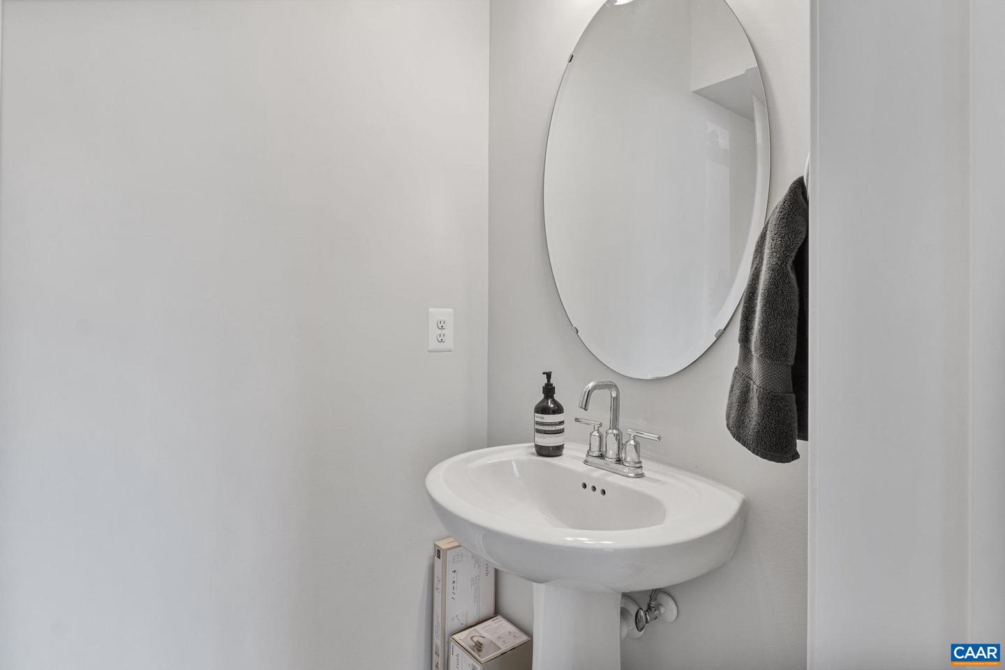 3190 HORIZON RD, CHARLOTTESVILLE, Virginia 22902, 4 Bedrooms Bedrooms, ,3 BathroomsBathrooms,Residential,For sale,3190 HORIZON RD,664710 MLS # 664710