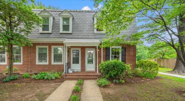 3356 S WAKEFIELD ST #A, ARLINGTON, Virginia 22206, 2 Bedrooms Bedrooms, ,2 BathroomsBathrooms,Residential,For sale,3356 S WAKEFIELD ST #A,VAAR2057982 MLS # VAAR2057982