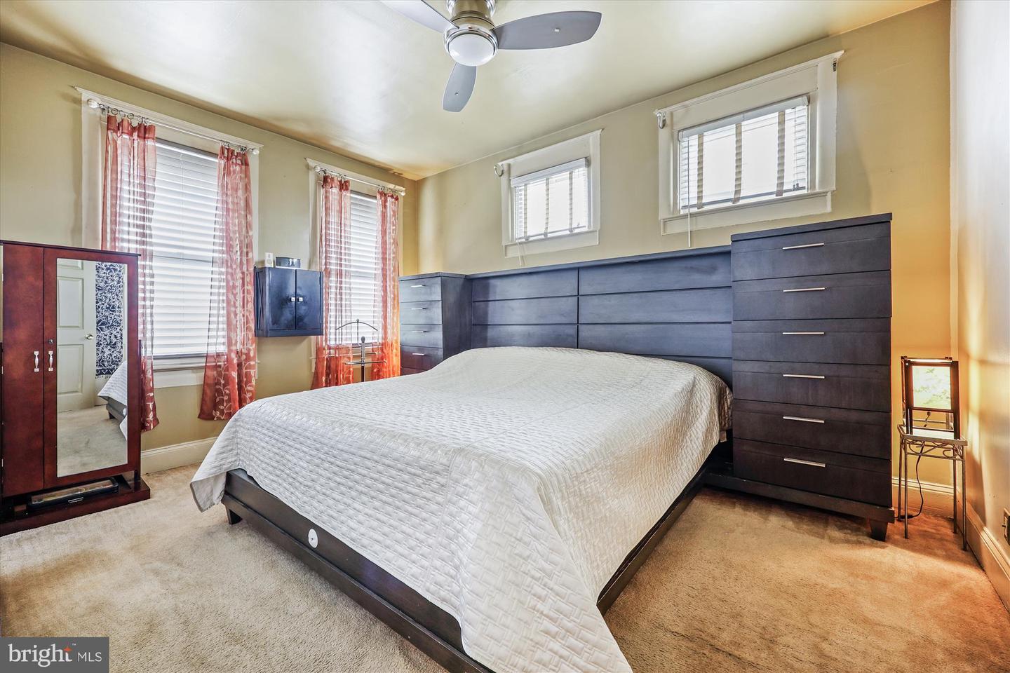 1706 NE 1ST ST NE, WASHINGTON, District Of Columbia 20002, 3 Bedrooms Bedrooms, ,3 BathroomsBathrooms,Residential,For sale,1706 NE 1ST ST NE,DCDC2201924 MLS # DCDC2201924