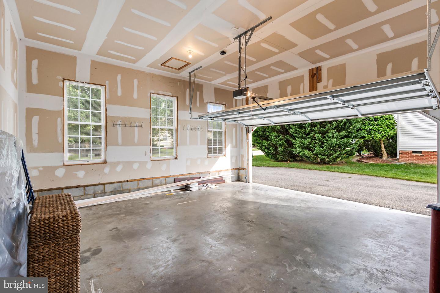 10006 BRIGHTSTONE DR, MIDLOTHIAN, Virginia 23112, 5 Bedrooms Bedrooms, 10 Rooms Rooms,3 BathroomsBathrooms,Residential,For sale,10006 BRIGHTSTONE DR,VACF2001150 MLS # VACF2001150