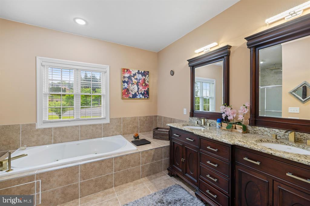 4220 TRAVELER RD, ROCKINGHAM, Virginia 22801, 7 Bedrooms Bedrooms, ,5 BathroomsBathrooms,Residential,For sale,4220 TRAVELER RD,VARO2002330 MLS # VARO2002330