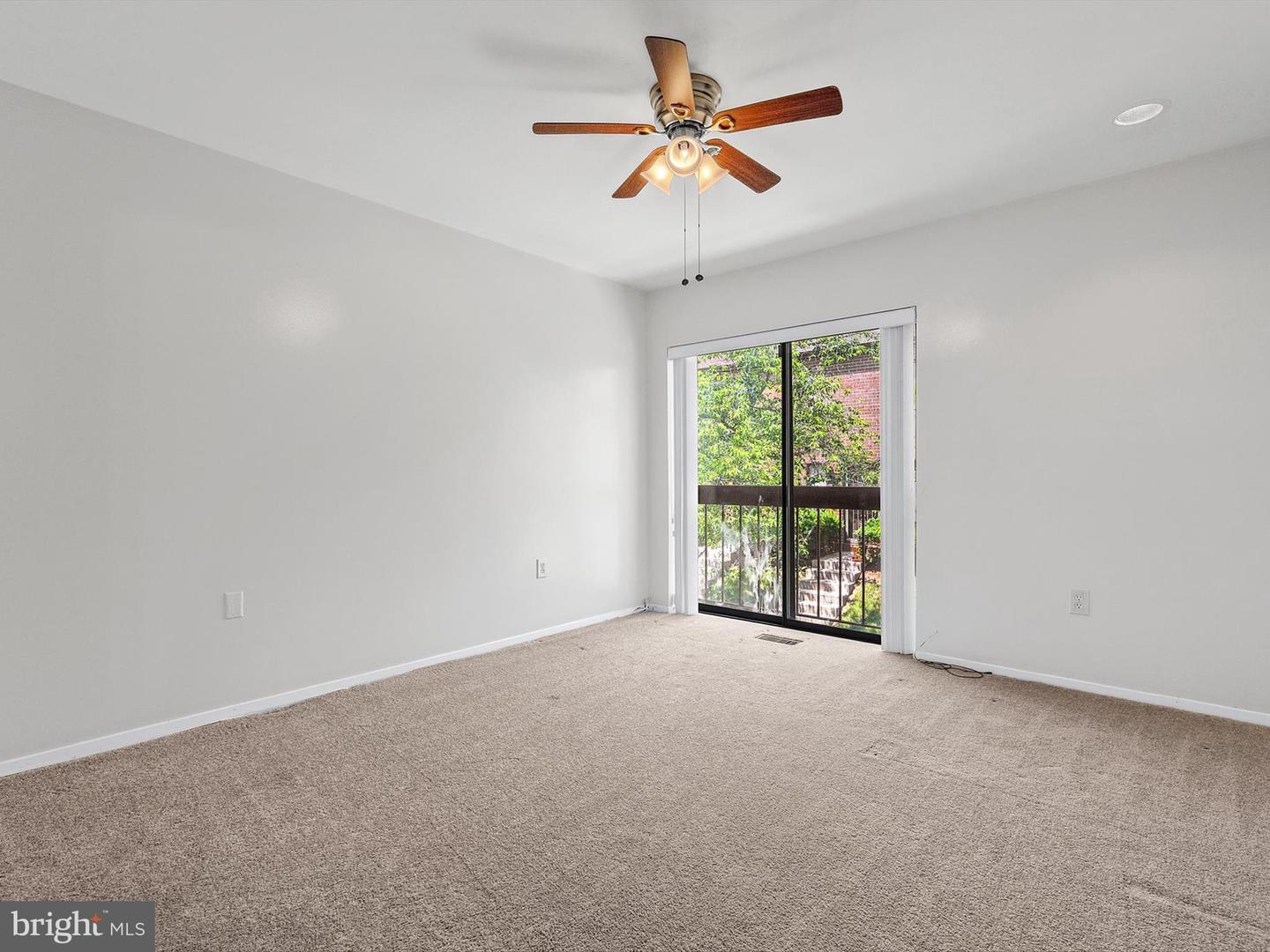 1806 BRYANT ST NE #1806, WASHINGTON, District Of Columbia 20018, 2 Bedrooms Bedrooms, ,2 BathroomsBathrooms,Residential,For sale,1806 BRYANT ST NE #1806,DCDC2202296 MLS # DCDC2202296
