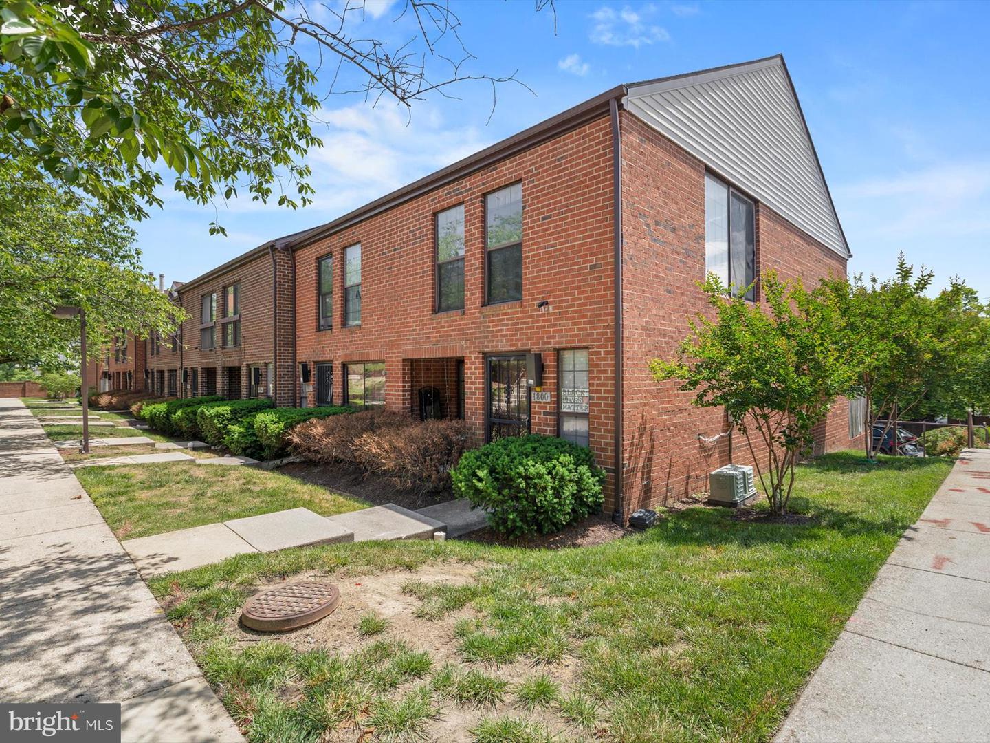 1806 BRYANT ST NE #1806, WASHINGTON, District Of Columbia 20018, 2 Bedrooms Bedrooms, ,2 BathroomsBathrooms,Residential,For sale,1806 BRYANT ST NE #1806,DCDC2202296 MLS # DCDC2202296