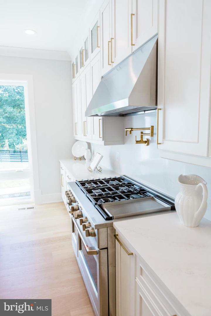 10021 GLENMERE RD, FAIRFAX, Virginia 22032, 5 Bedrooms Bedrooms, ,5 BathroomsBathrooms,Residential,For sale,10021 GLENMERE RD,VAFX2243248 MLS # VAFX2243248