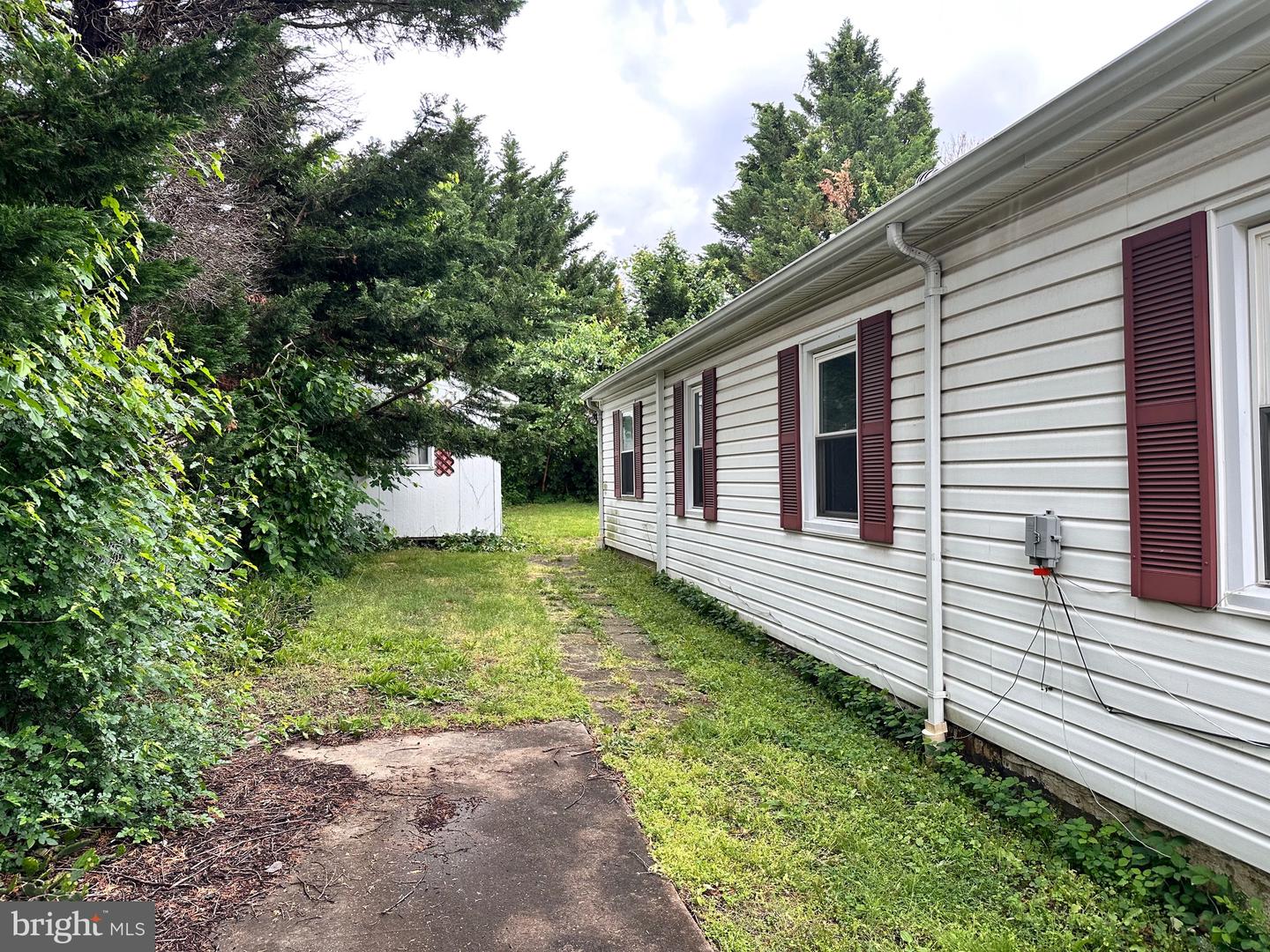 2233 N DINWIDDIE ST, ARLINGTON, Virginia 22207, 2 Bedrooms Bedrooms, ,2 BathroomsBathrooms,Residential,For sale,2233 N DINWIDDIE ST,VAAR2058270 MLS # VAAR2058270