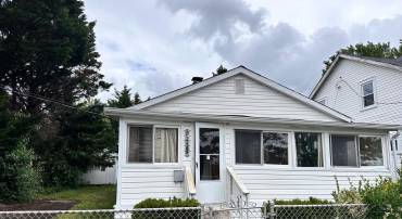 2233 N DINWIDDIE ST, ARLINGTON, Virginia 22207, 2 Bedrooms Bedrooms, ,2 BathroomsBathrooms,Residential,For sale,2233 N DINWIDDIE ST,VAAR2058270 MLS # VAAR2058270