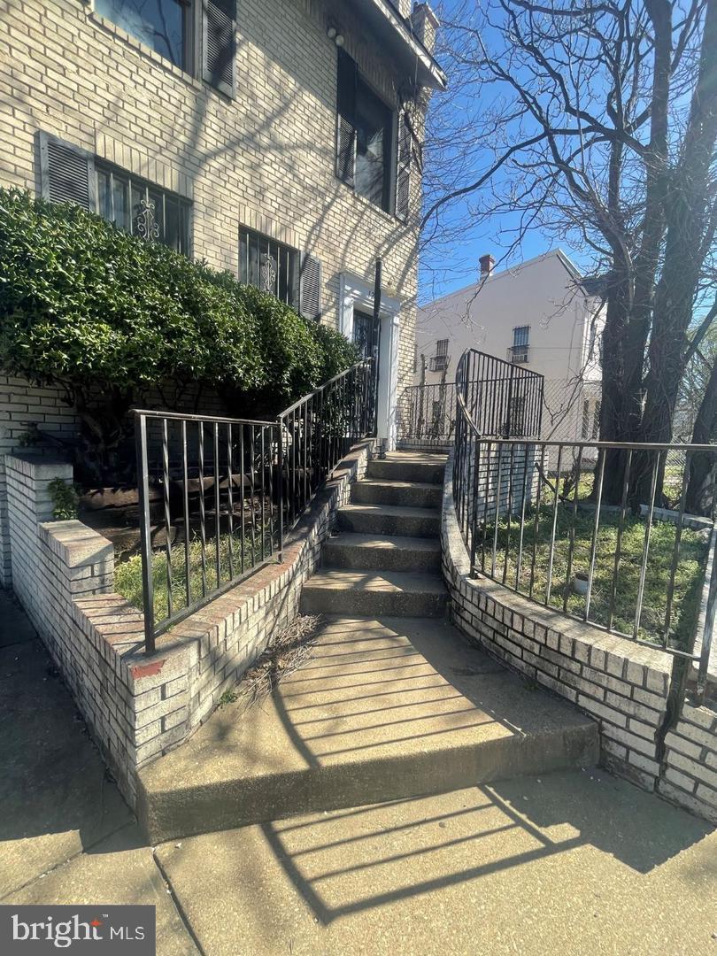 1216 W ST SE, WASHINGTON, District Of Columbia 20020, 3 Bedrooms Bedrooms, ,1 BathroomBathrooms,Residential,For sale,1216 W ST SE,DCDC2202794 MLS # DCDC2202794
