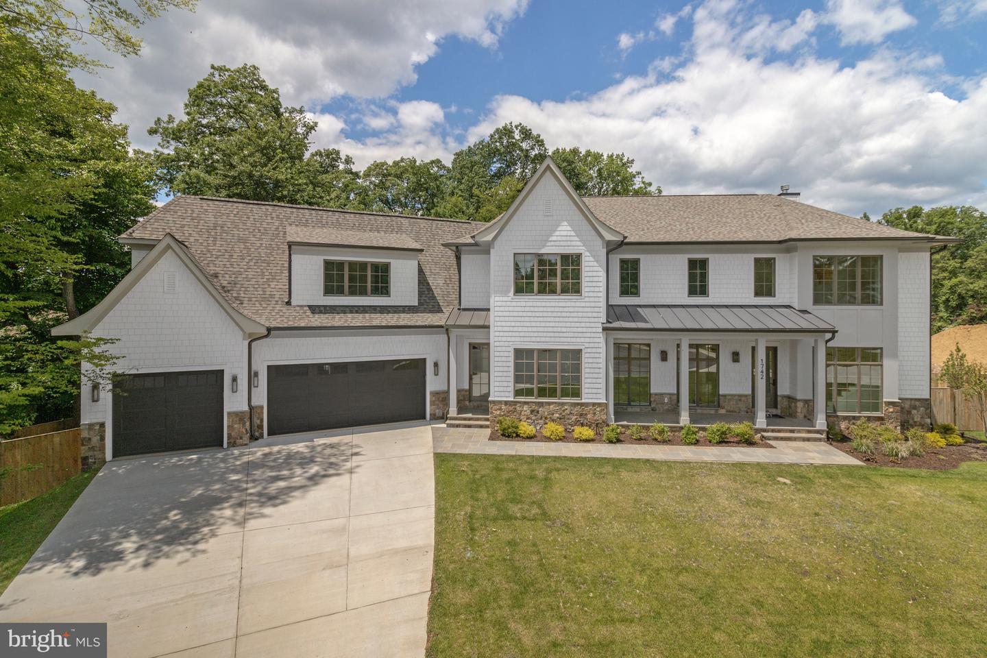 1742 ATOGA AVE, MCLEAN, Virginia 22101, 7 Bedrooms Bedrooms, ,7 BathroomsBathrooms,Residential,For sale,1742 ATOGA AVE,VAFX2243660 MLS # VAFX2243660