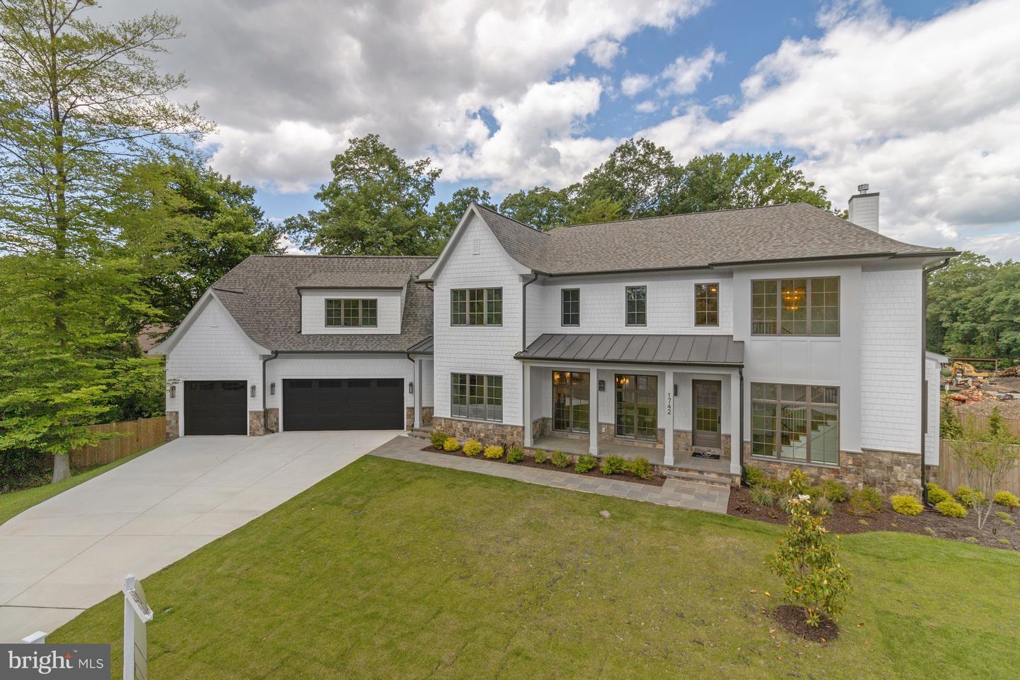 1742 ATOGA AVE, MCLEAN, Virginia 22101, 7 Bedrooms Bedrooms, ,7 BathroomsBathrooms,Residential,For sale,1742 ATOGA AVE,VAFX2243660 MLS # VAFX2243660