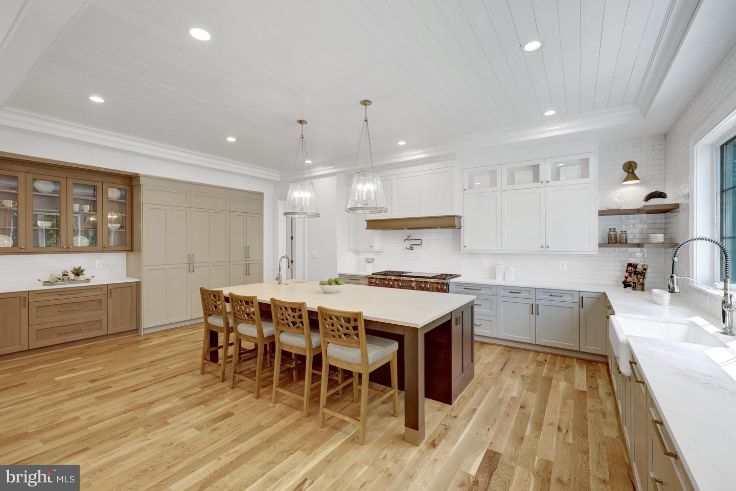 1742 ATOGA AVE, MCLEAN, Virginia 22101, 7 Bedrooms Bedrooms, ,7 BathroomsBathrooms,Residential,For sale,1742 ATOGA AVE,VAFX2243660 MLS # VAFX2243660