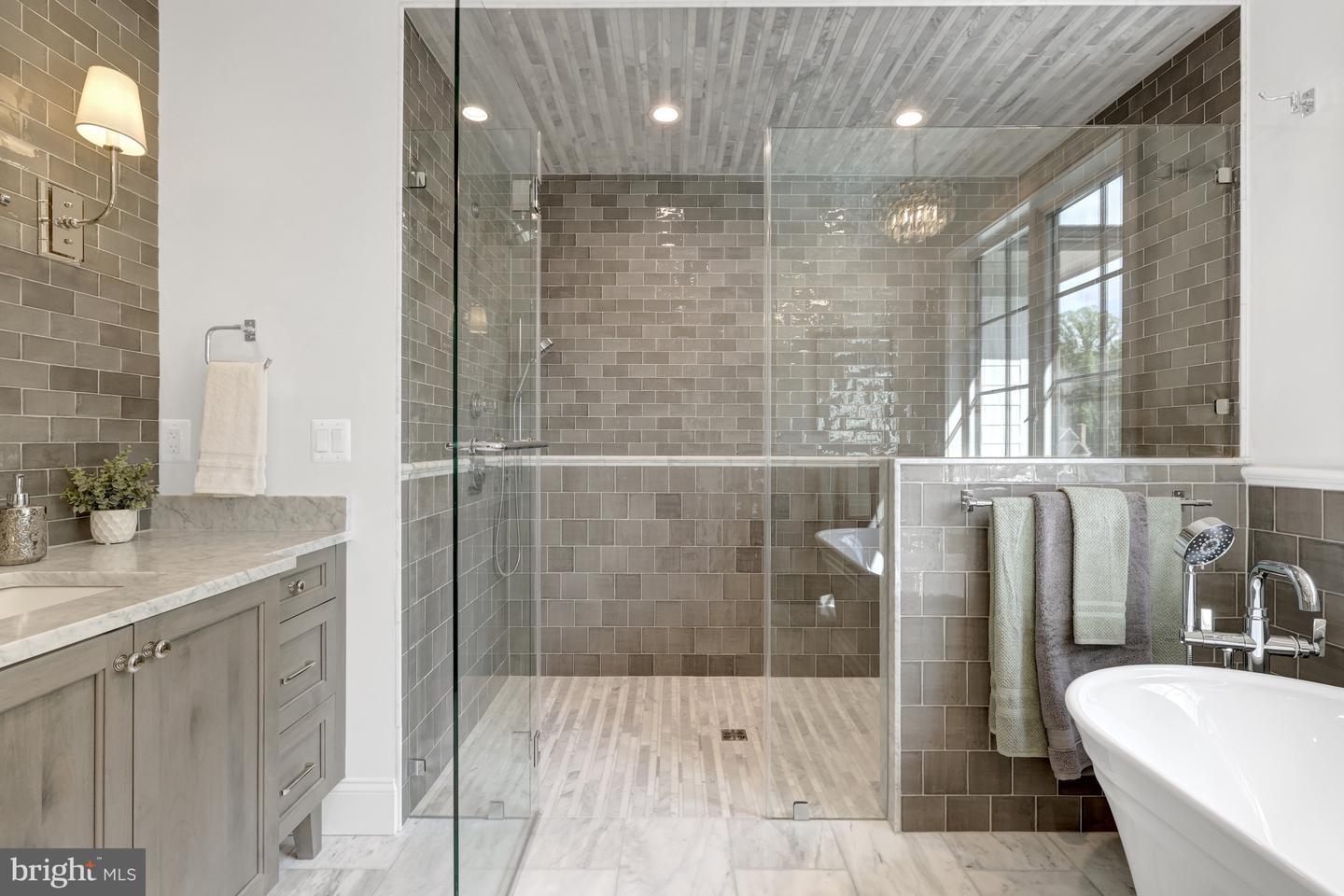 1742 ATOGA AVE, MCLEAN, Virginia 22101, 7 Bedrooms Bedrooms, ,7 BathroomsBathrooms,Residential,For sale,1742 ATOGA AVE,VAFX2243660 MLS # VAFX2243660
