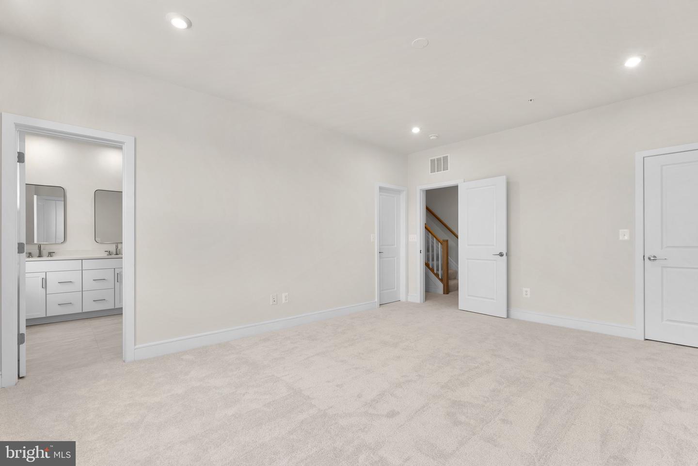 43288 FARRINGDON SQ, BROADLANDS, Virginia 20148, 3 Bedrooms Bedrooms, ,2 BathroomsBathrooms,Residential,For sale,43288 FARRINGDON SQ,VALO2098072 MLS # VALO2098072