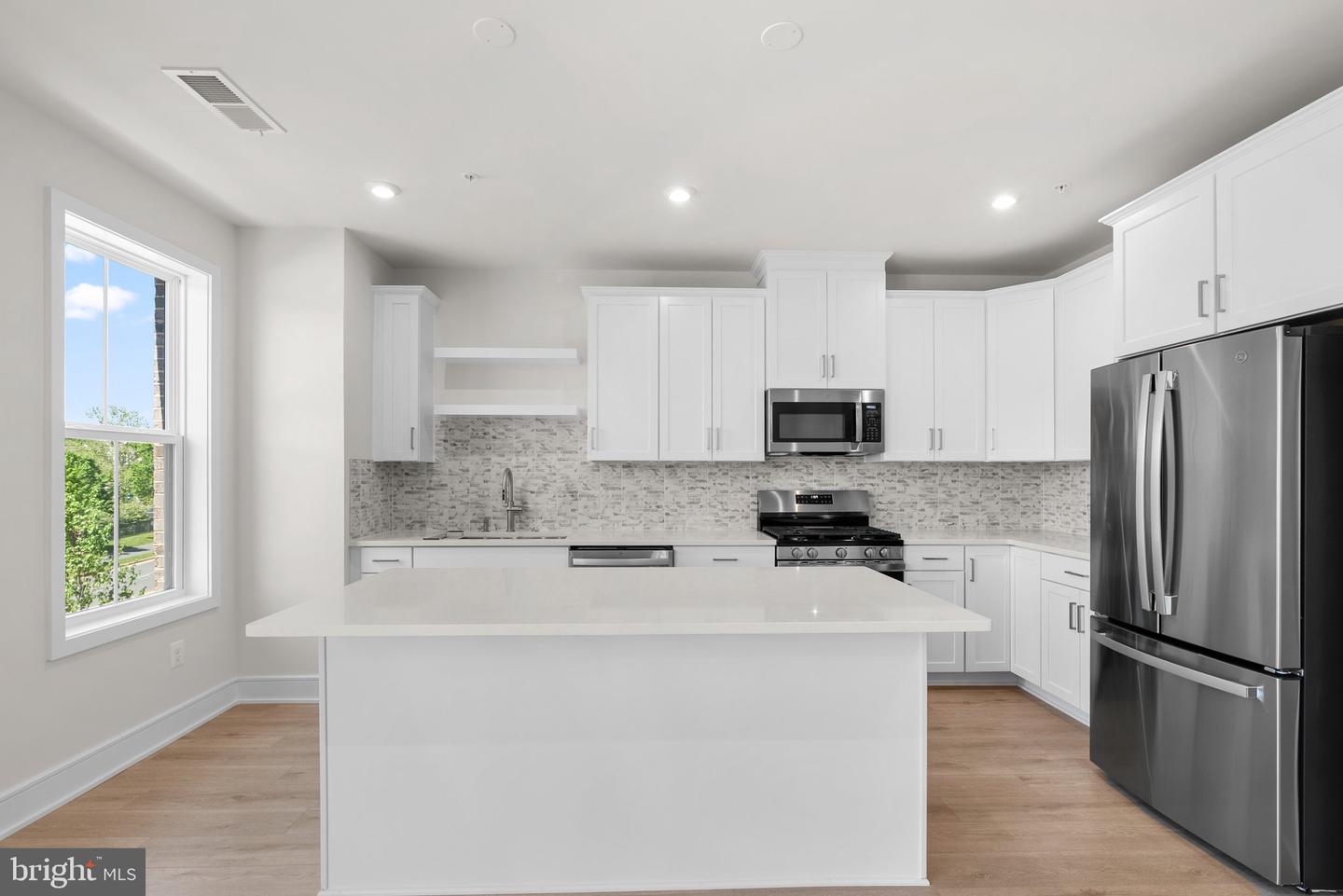 43288 FARRINGDON SQ, BROADLANDS, Virginia 20148, 3 Bedrooms Bedrooms, ,2 BathroomsBathrooms,Residential,For sale,43288 FARRINGDON SQ,VALO2098072 MLS # VALO2098072