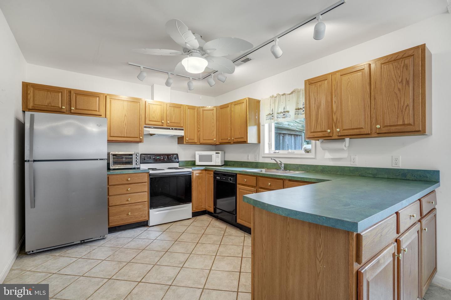37122 SHARK CT, GREENBACKVILLE, Virginia 23356, 3 Bedrooms Bedrooms, ,2 BathroomsBathrooms,Residential,For sale,37122 SHARK CT,VAAC2001898 MLS # VAAC2001898