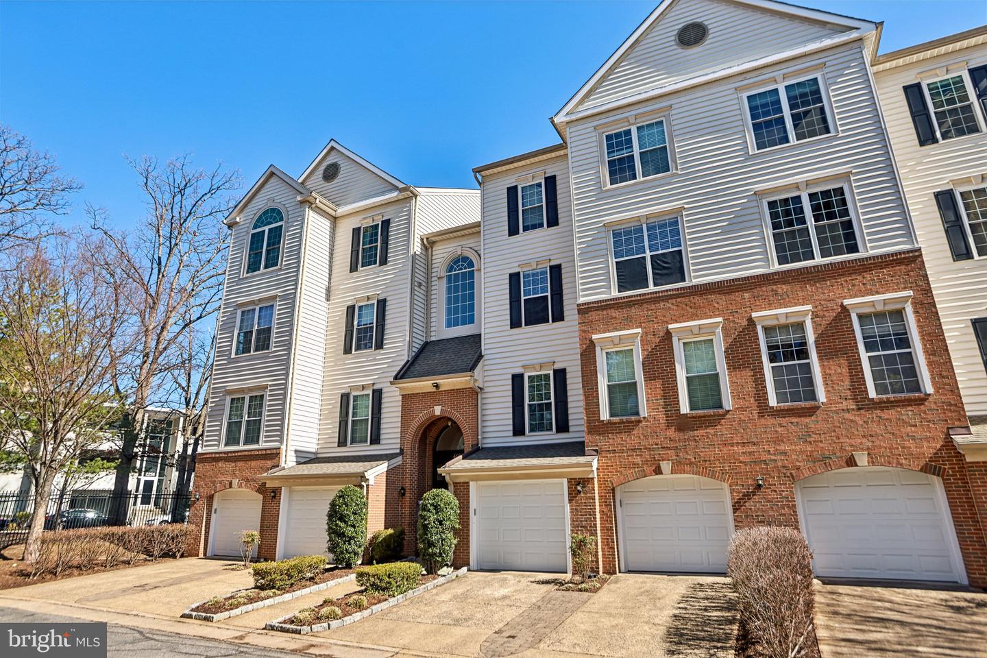 4691 LONGSTREET LN #202, ALEXANDRIA, Virginia 22311, 2 Bedrooms Bedrooms, ,2 BathroomsBathrooms,Residential,For sale,4691 LONGSTREET LN #202,VAAX2045802 MLS # VAAX2045802