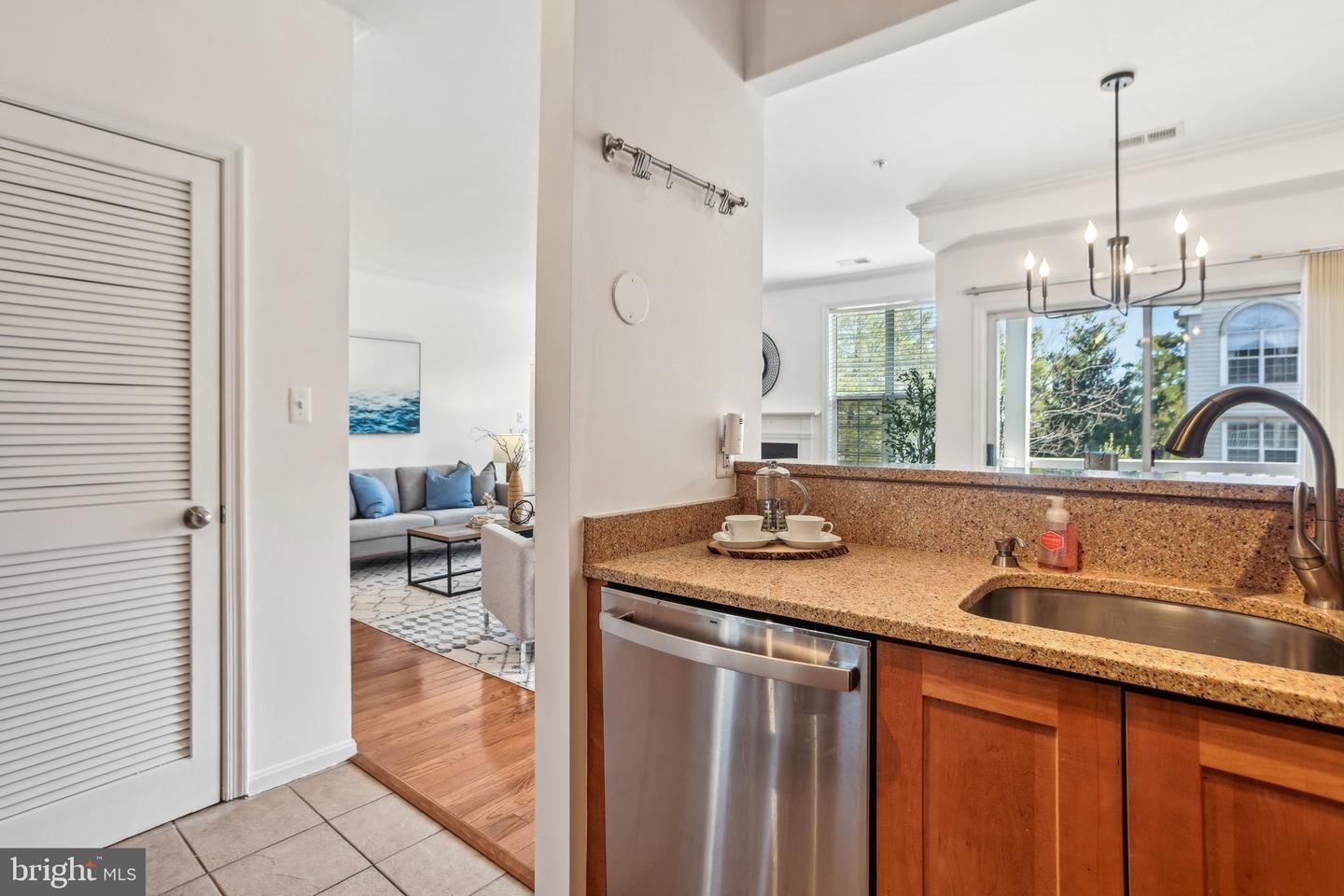 4691 LONGSTREET LN #202, ALEXANDRIA, Virginia 22311, 2 Bedrooms Bedrooms, ,2 BathroomsBathrooms,Residential,For sale,4691 LONGSTREET LN #202,VAAX2045802 MLS # VAAX2045802