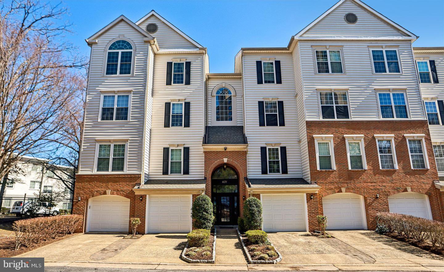 4691 LONGSTREET LN #202, ALEXANDRIA, Virginia 22311, 2 Bedrooms Bedrooms, ,2 BathroomsBathrooms,Residential,For sale,4691 LONGSTREET LN #202,VAAX2045802 MLS # VAAX2045802