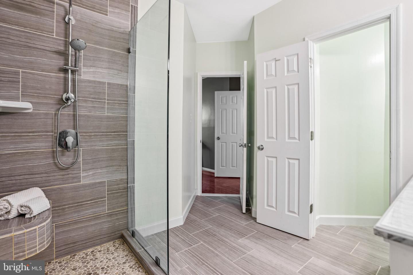 4691 LONGSTREET LN #202, ALEXANDRIA, Virginia 22311, 2 Bedrooms Bedrooms, ,2 BathroomsBathrooms,Residential,For sale,4691 LONGSTREET LN #202,VAAX2045802 MLS # VAAX2045802
