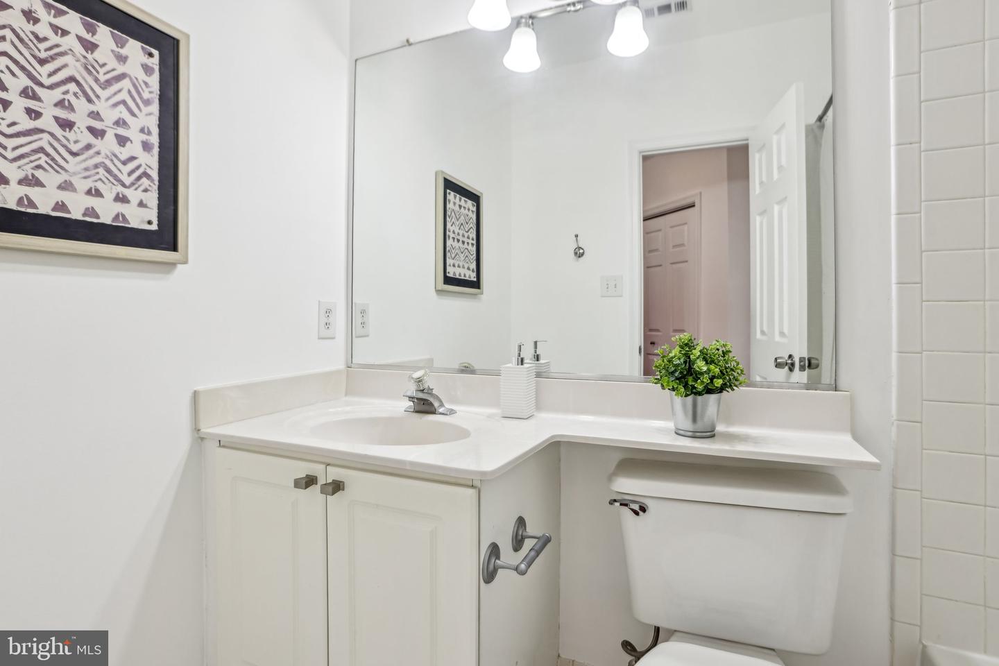 4691 LONGSTREET LN #202, ALEXANDRIA, Virginia 22311, 2 Bedrooms Bedrooms, ,2 BathroomsBathrooms,Residential,For sale,4691 LONGSTREET LN #202,VAAX2045802 MLS # VAAX2045802
