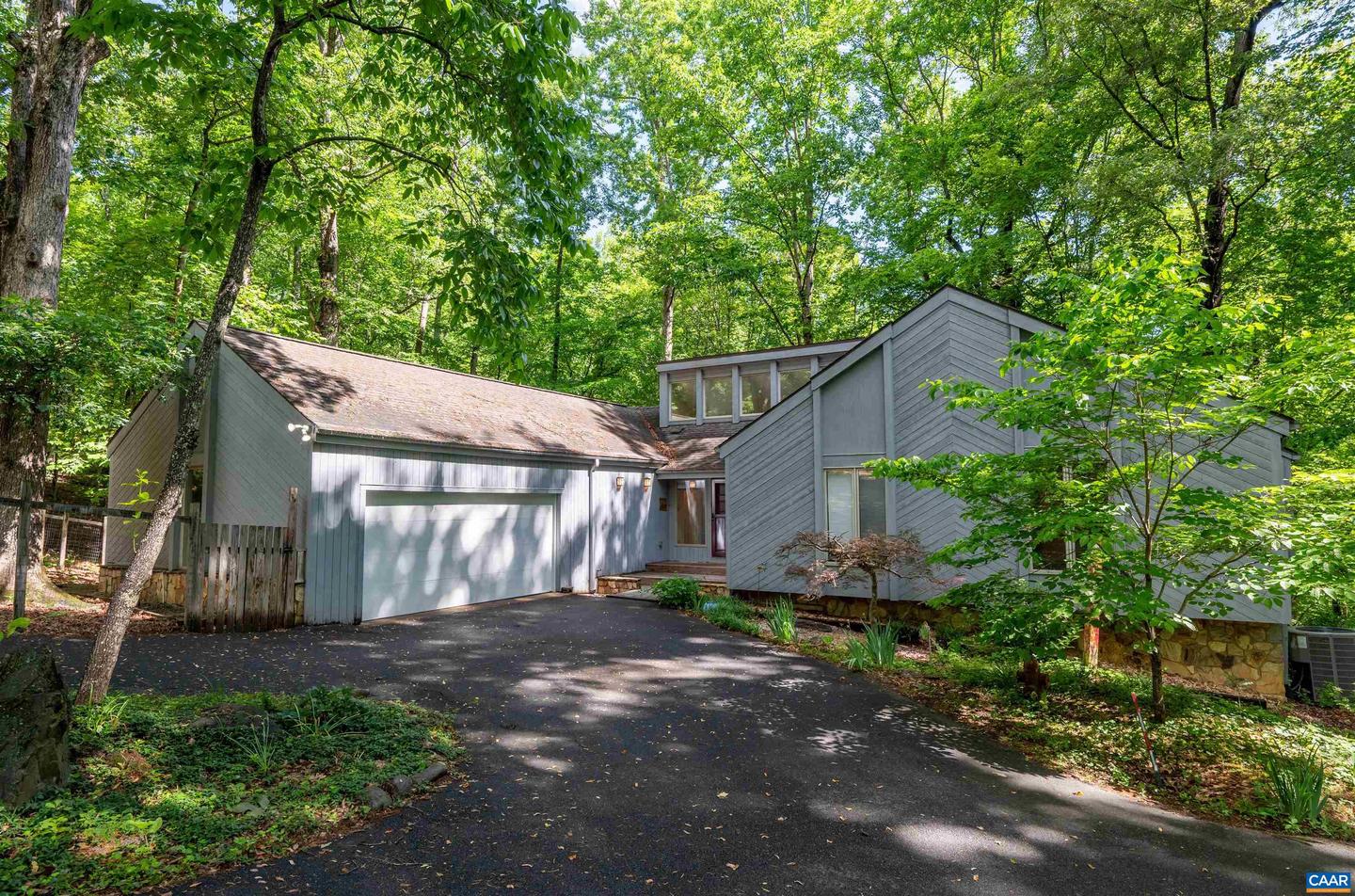 50 LYNNWOOD LN, CHARLOTTESVILLE, Virginia 22901, 5 Bedrooms Bedrooms, ,3 BathroomsBathrooms,Residential,For sale,50 LYNNWOOD LN,665039 MLS # 665039